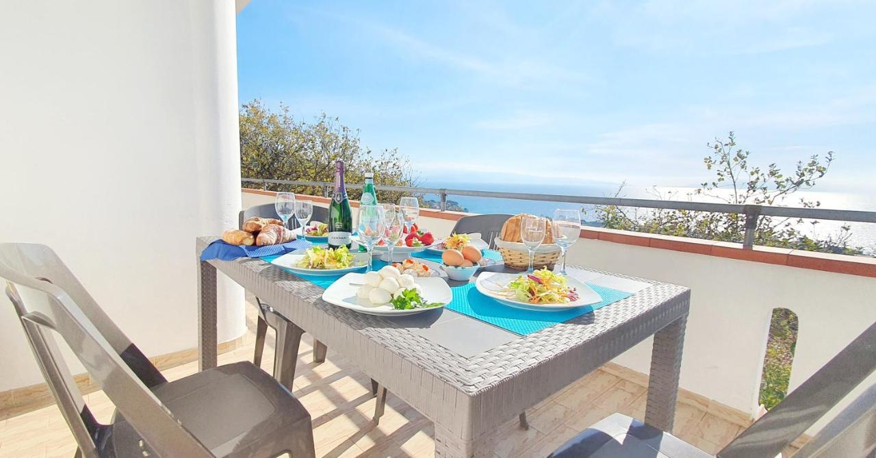 كابو فاتيكانو Naturamare Apartments - Piscina Idromassaggio Con Vista Mare Aperta Fino Alle Ore 22-00 المظهر الخارجي الصورة