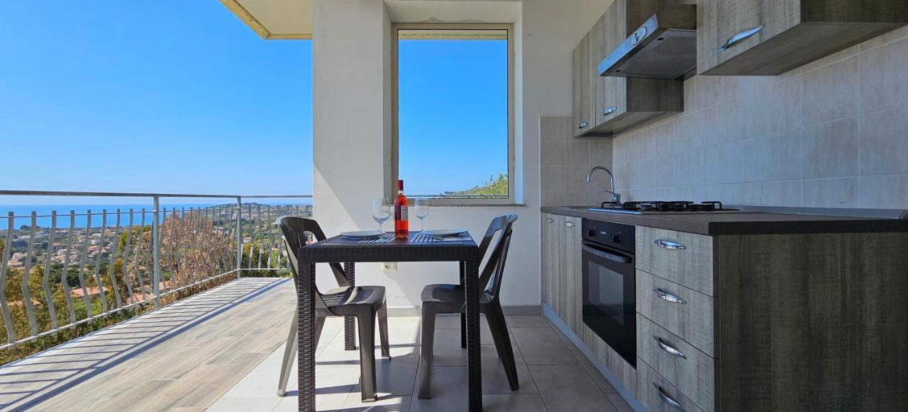 كابو فاتيكانو Naturamare Apartments - Piscina Idromassaggio Con Vista Mare Aperta Fino Alle Ore 22-00 المظهر الخارجي الصورة