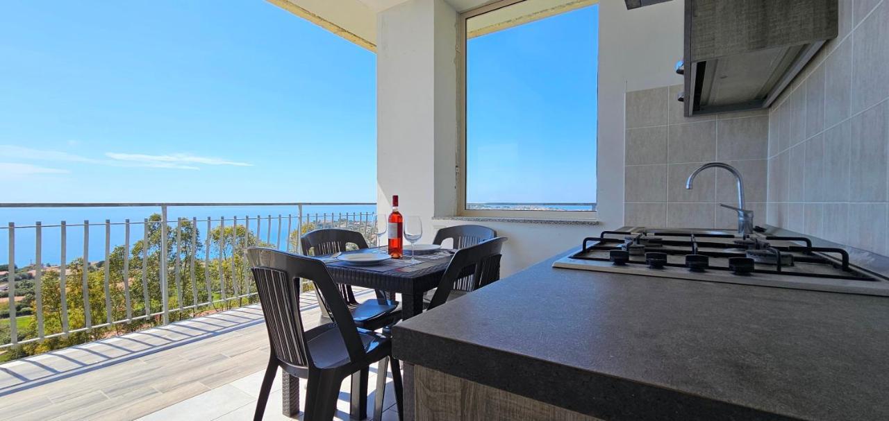 كابو فاتيكانو Naturamare Apartments - Piscina Idromassaggio Con Vista Mare Aperta Fino Alle Ore 22-00 المظهر الخارجي الصورة