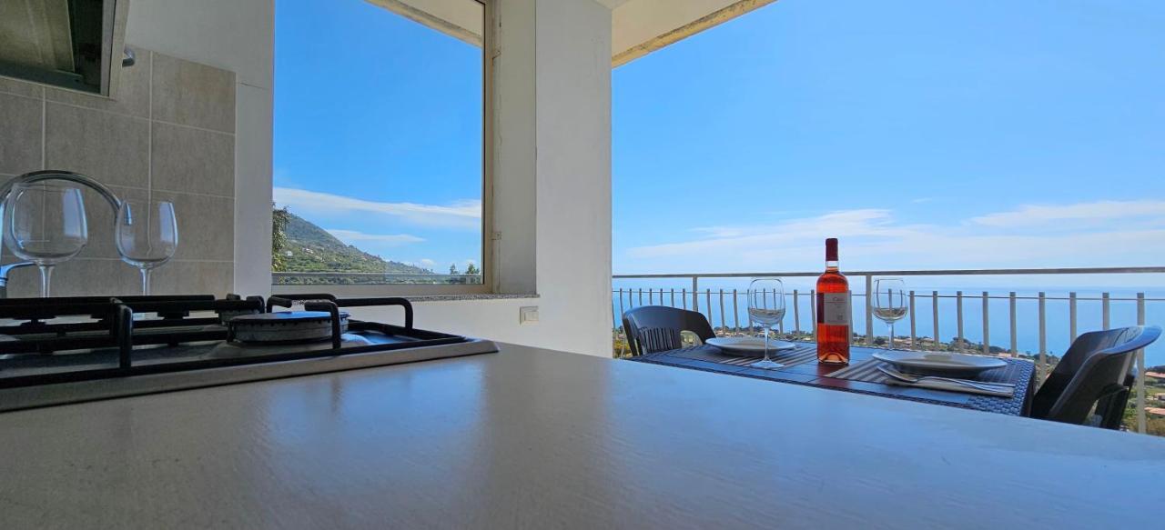 كابو فاتيكانو Naturamare Apartments - Piscina Idromassaggio Con Vista Mare Aperta Fino Alle Ore 22-00 المظهر الخارجي الصورة