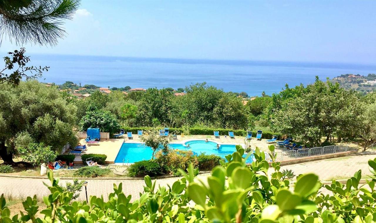 كابو فاتيكانو Naturamare Apartments - Piscina Idromassaggio Con Vista Mare Aperta Fino Alle Ore 22-00 المظهر الخارجي الصورة