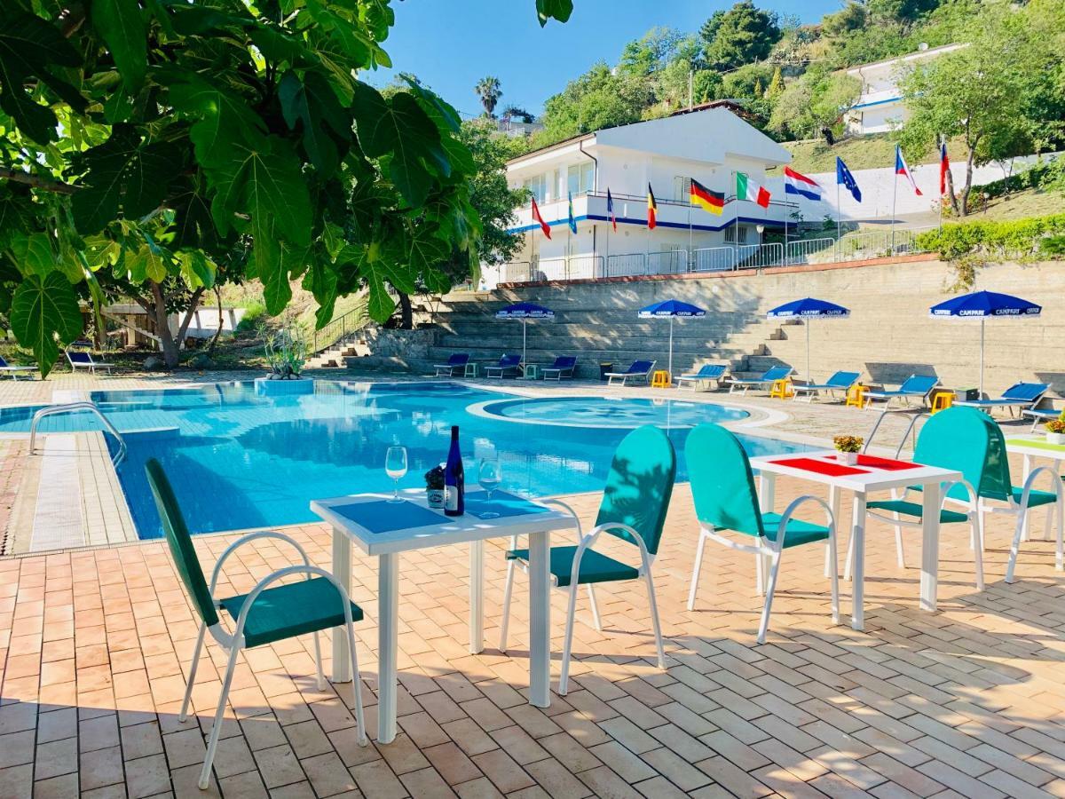 كابو فاتيكانو Naturamare Apartments - Piscina Idromassaggio Con Vista Mare Aperta Fino Alle Ore 22-00 المظهر الخارجي الصورة